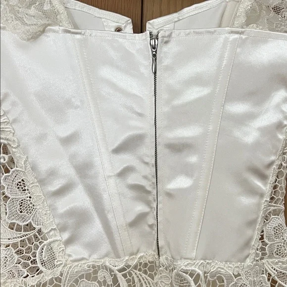 Dreamgirl Satin and Venice Lace Corset Size 34 - Picture 10 of 10